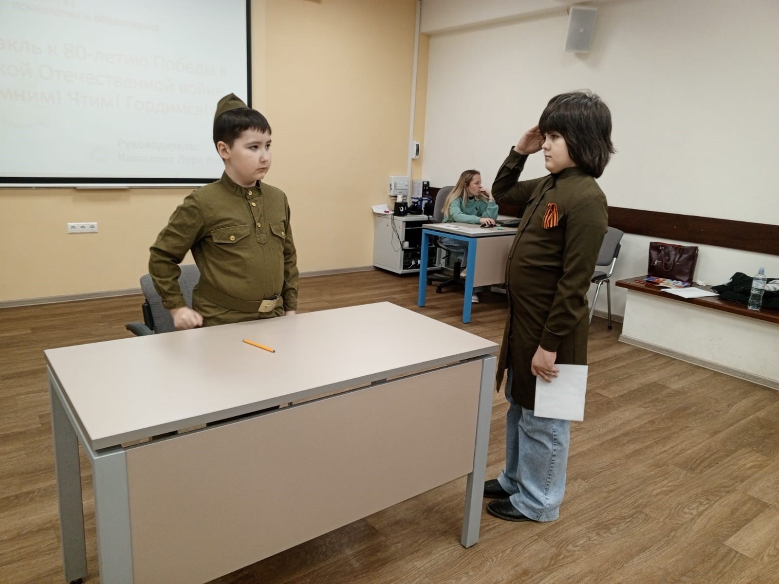 В детском театре Казанского федерального университета 'Радуга' проходят репетиции спектакля о Великой Отечественной войне В детском театре Казанского федерального университета 'Радуга' проходят репетиции спектакля о Великой Отечественной войне