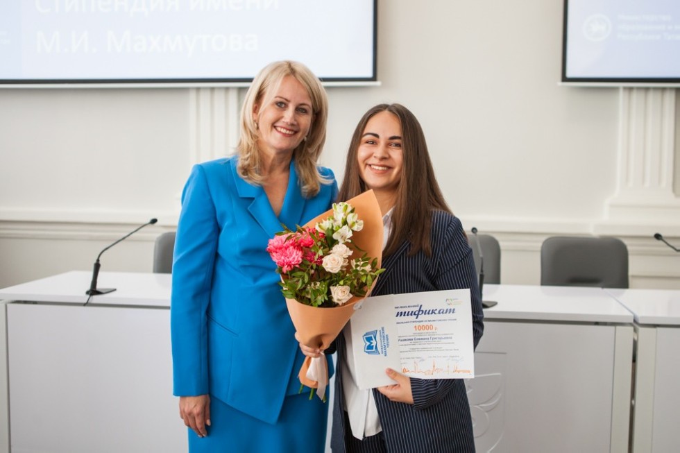 В Елабужском институте КФУ состоялось закрытие Международной научно-практической конференции 'VIII Махмутовские чтения: Интеграция региональной системы профессионального образования в европейское пространство' В Елабужском институте КФУ состоялось закрытие Международной научно-практической конференции 'VIII Махмутовские чтения: Интеграция региональной системы профессионального образования в европейское пространство'