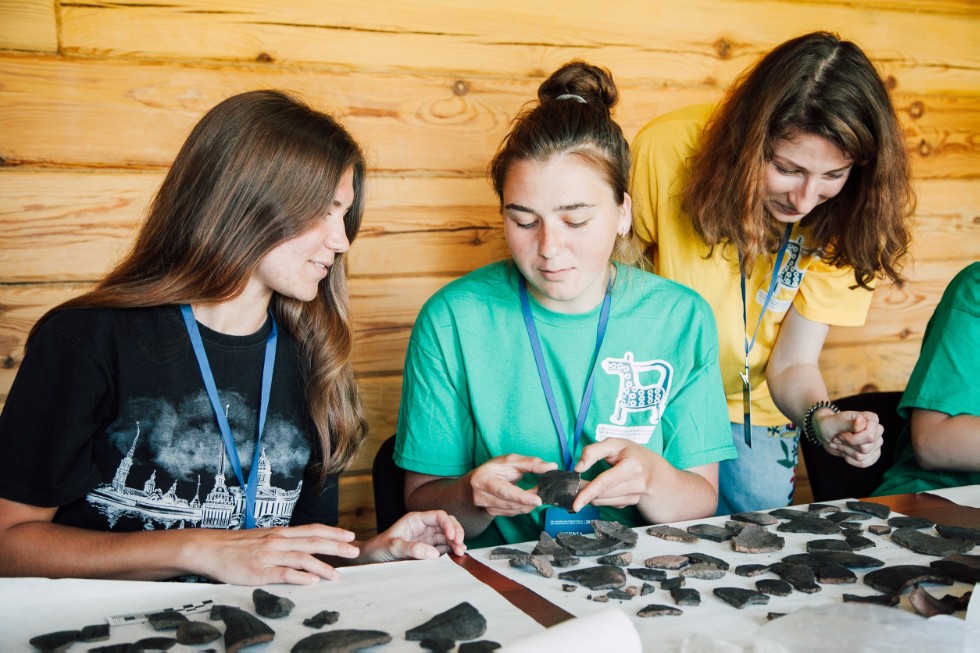 ��������