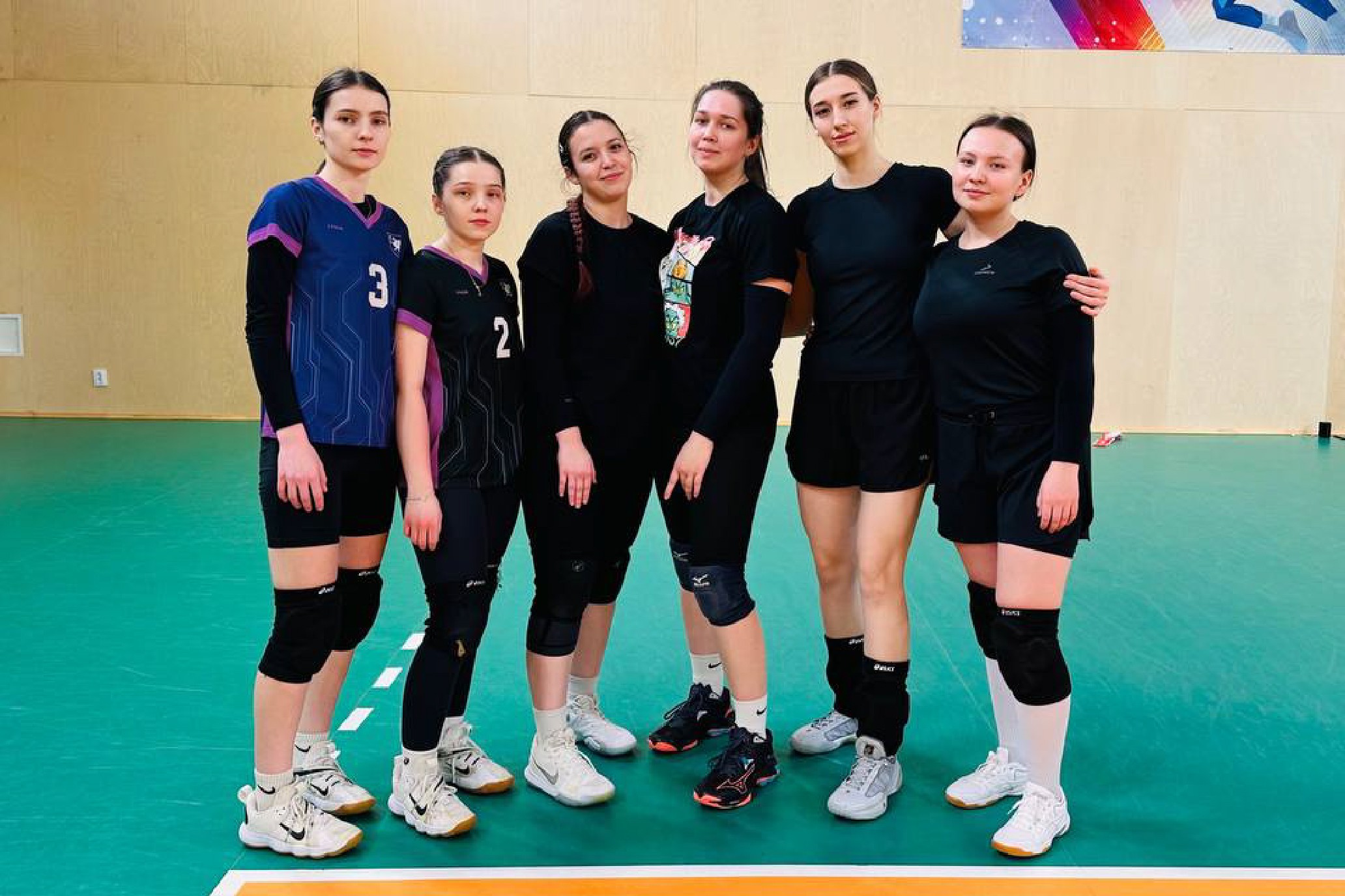 Женская волейбольная команда Елабужского института КФУ одержала две победы в финале Кубка 'Динамо' Женская волейбольная команда Елабужского института КФУ одержала две победы в финале Кубка 'Динамо'