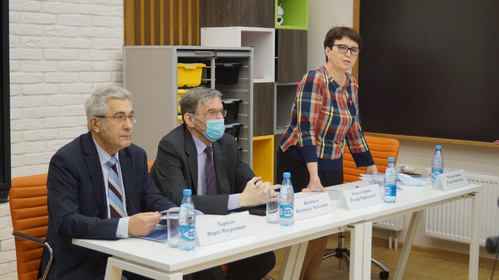 �������� ������������� ������-������������ �����������, ����������� 100-����� �� ��� �������� ��������� ��� ���������