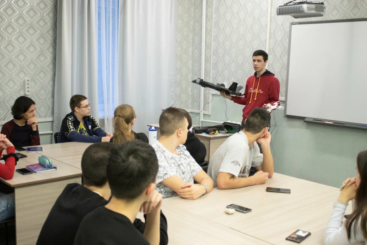 Профильная физическая смена 'Путешествие в мир будущего' Профильная физическая смена 'Путешествие в мир будущего'