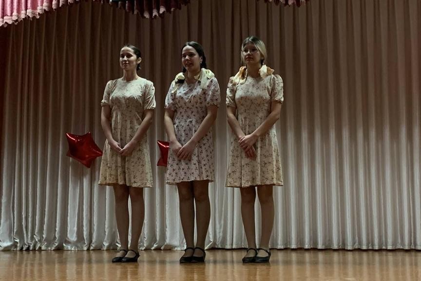 Студенты отделения филологии и истории представили постановку по пьесе Галиаскара Камала Студенты отделения филологии и истории представили постановку по пьесе Галиаскара Камала