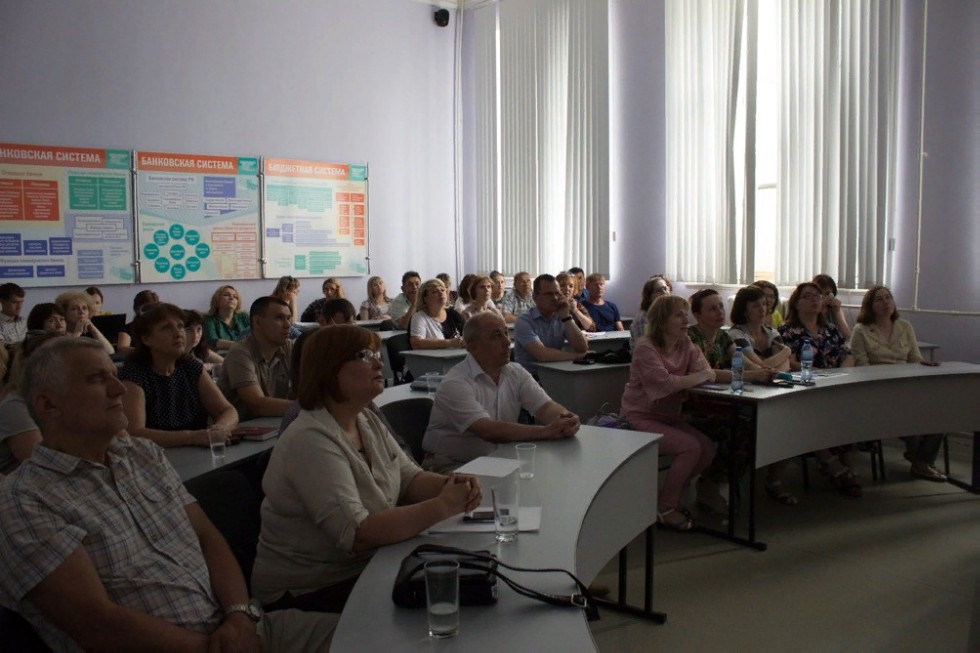 В Елабужском институте КФУ состоялось обсуждение дорожной карты вуза В Елабужском институте КФУ состоялось обсуждение дорожной карты вуза