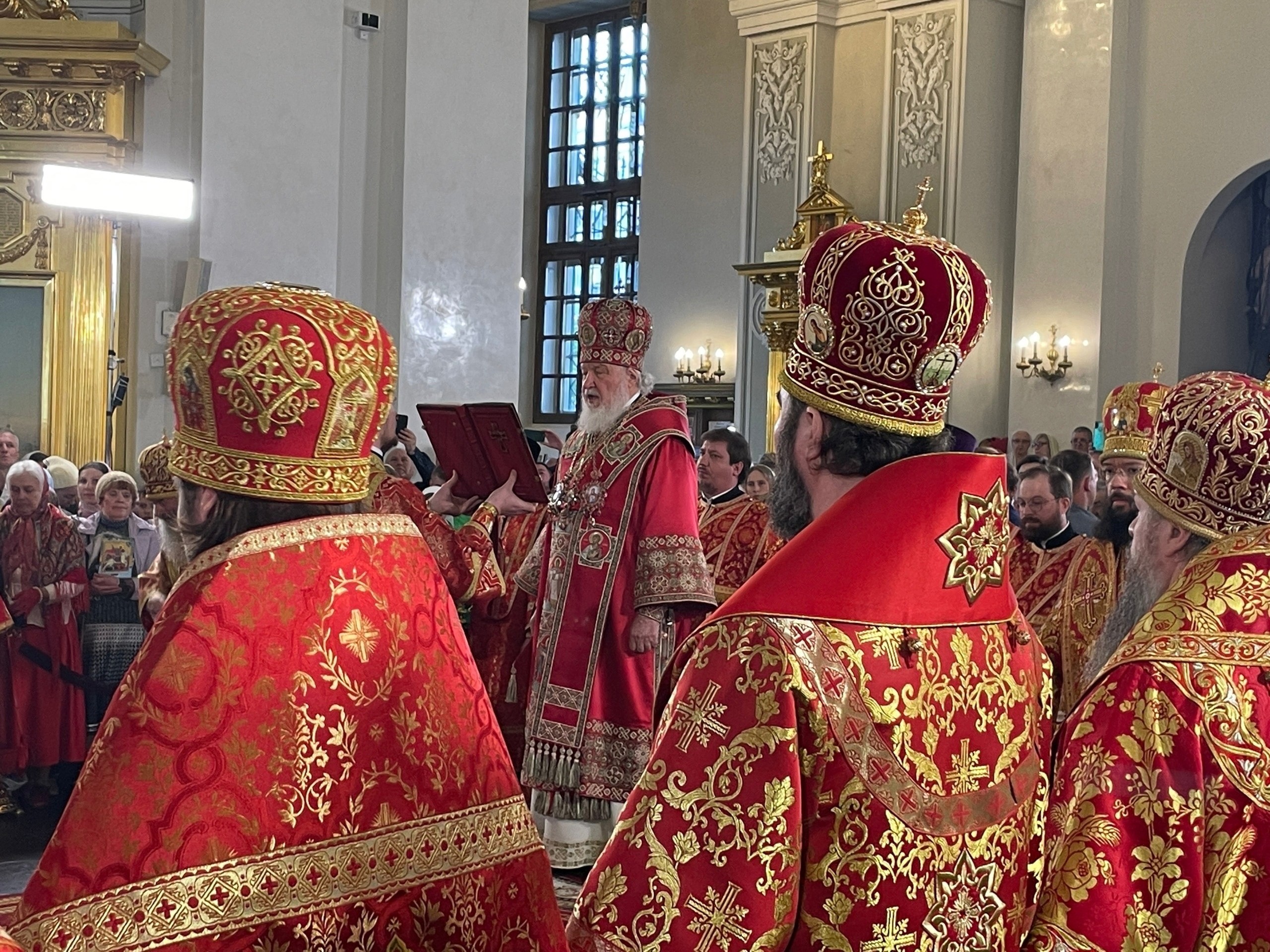 Патриарх Московский и всея Руси Кирилл возглавил Божественную Литургию в Казанском соборе Богородицкого монастыря