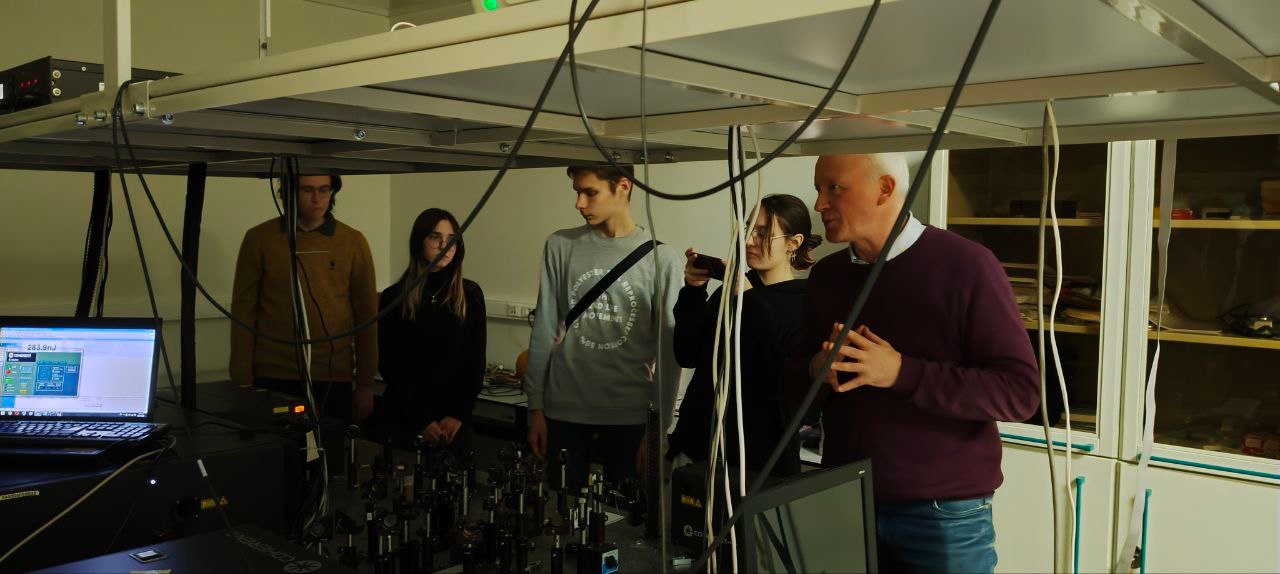 В Институте физики КФУ прошёл День открытых дверей! В Институте физики КФУ прошёл День открытых дверей!