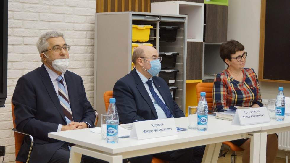 �������� ������������� ������-������������ �����������, ����������� 100-����� �� ��� �������� ��������� ��� ���������