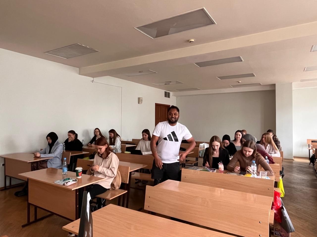 Центр изучения Индии организовал встречу паравелосипедиста из Ассама со студентами Казанского университета Центр изучения Индии организовал встречу паравелосипедиста из Ассама со студентами Казанского университета