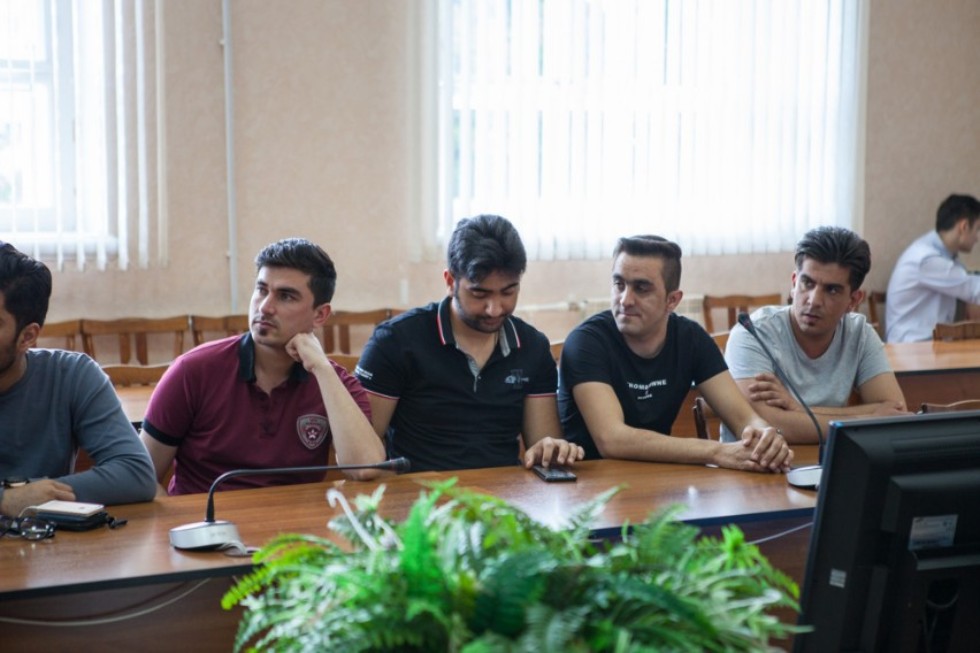 В Елабужском институте КФУ завершилось обучение студентов из Ирана В Елабужском институте КФУ завершилось обучение студентов из Ирана