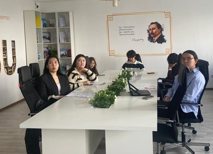 Bridging professionals through University language education Bridging professionals through University language education