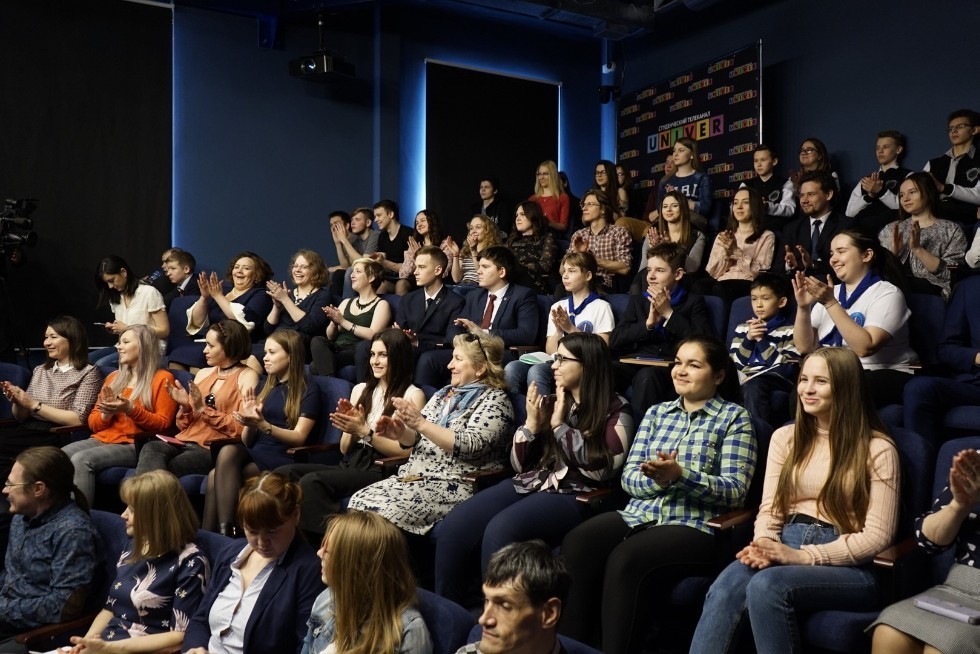 Первый в России телемост Международная космическая станция - Казанский федеральный университет ? МДЦ 'Артек' Первый в России телемост Международная космическая станция - Казанский федеральный университет ? МДЦ 'Артек'