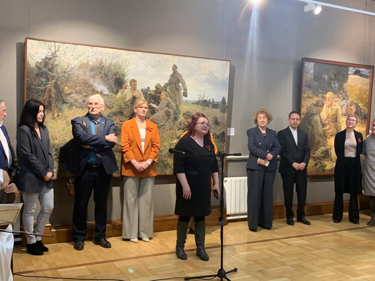 В национальной художественной галерее 'Хазинэ' открылась выставка к 80-летию Дня Победы В национальной художественной галерее 'Хазинэ' открылась выставка к 80-летию Дня Победы