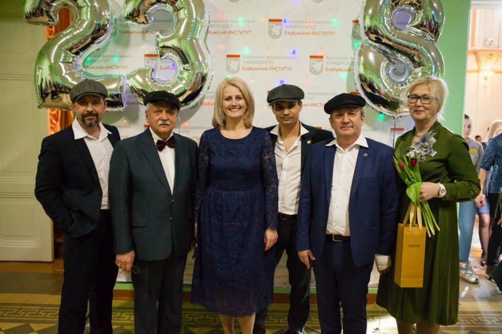 Праздничный концерт '23+8' прошел в Елабужском институте КФУ Праздничный концерт '23+8' прошел в Елабужском институте КФУ