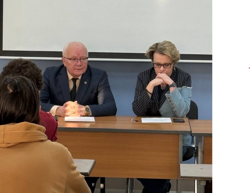 Философы КФУ обсудили вызовы цифровой эпохи на итоговой конференции Философы КФУ обсудили вызовы цифровой эпохи на итоговой конференции