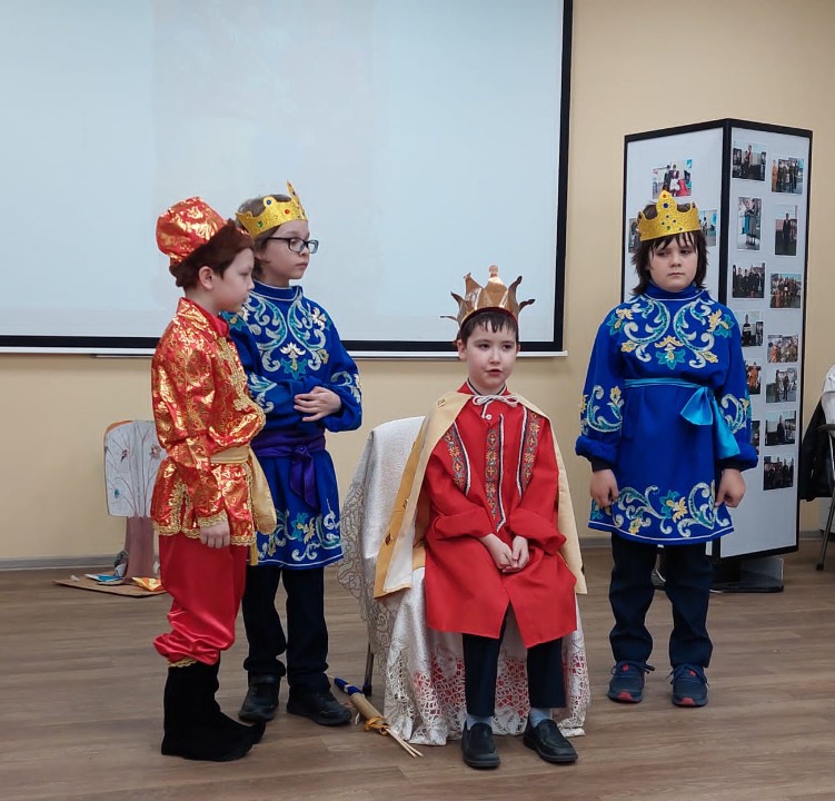 После премьеры спектакля 'Царевна-лягушка' После премьеры спектакля 'Царевна-лягушка'