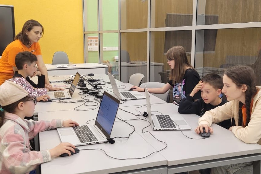 � ���� ������� ������������ ��. �. �. ������� � 19 ���� ������ ���� ������ ��������� ���������� �����