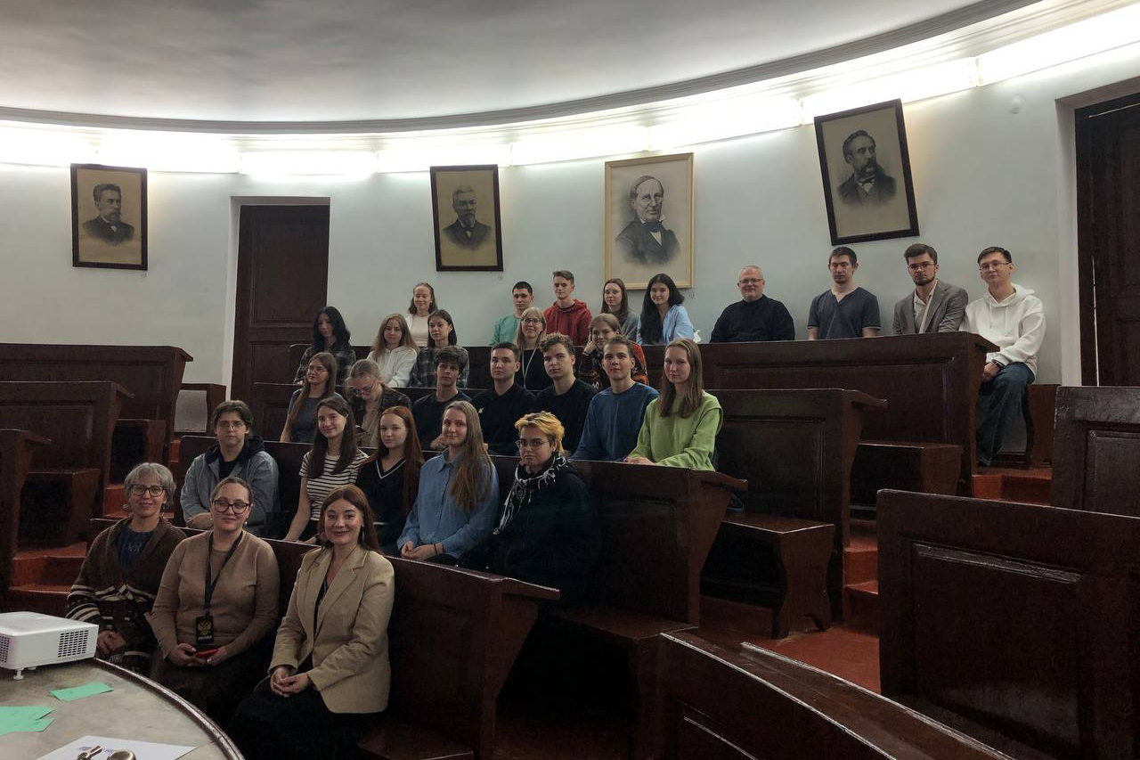 Фестиваль 'Открывая мир науки' в Химическом институте им. А.М. Бутлерова КФУ Фестиваль 'Открывая мир науки' в Химическом институте им. А.М. Бутлерова КФУ