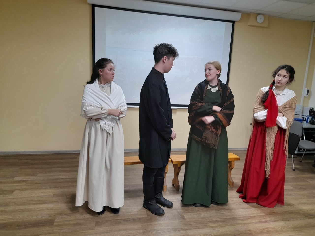 Студенческий театр Института психологии и образования 'Триумф' выходит на финальный уровень подготовки к конкурсу 'Премьера' Студенческий театр Института психологии и образования 'Триумф' выходит на финальный уровень подготовки к конкурсу 'Премьера'