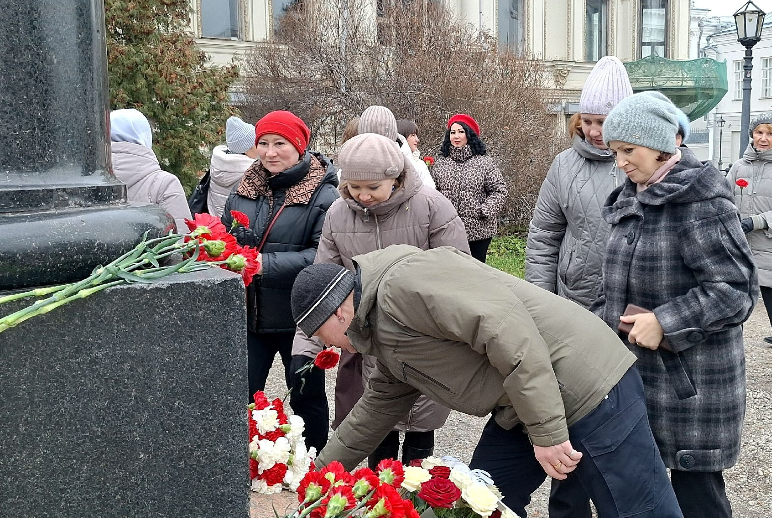 1 ������� - ���� �������� �. �. ������������