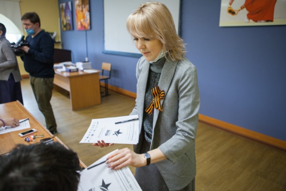 Студенты Елабужского института КФУ приняли участие в Международной акции 'Диктант Победы' Студенты Елабужского института КФУ приняли участие в Международной акции 'Диктант Победы'