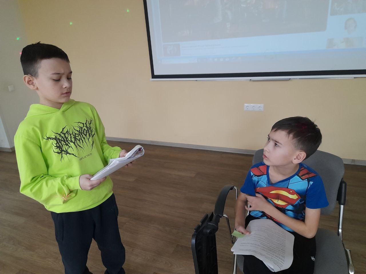 Репетиция детского спектакля по повести 'Маленький принц' в детском театре КФУ 'Радуга' Репетиция детского спектакля по повести 'Маленький принц' в детском театре КФУ 'Радуга'