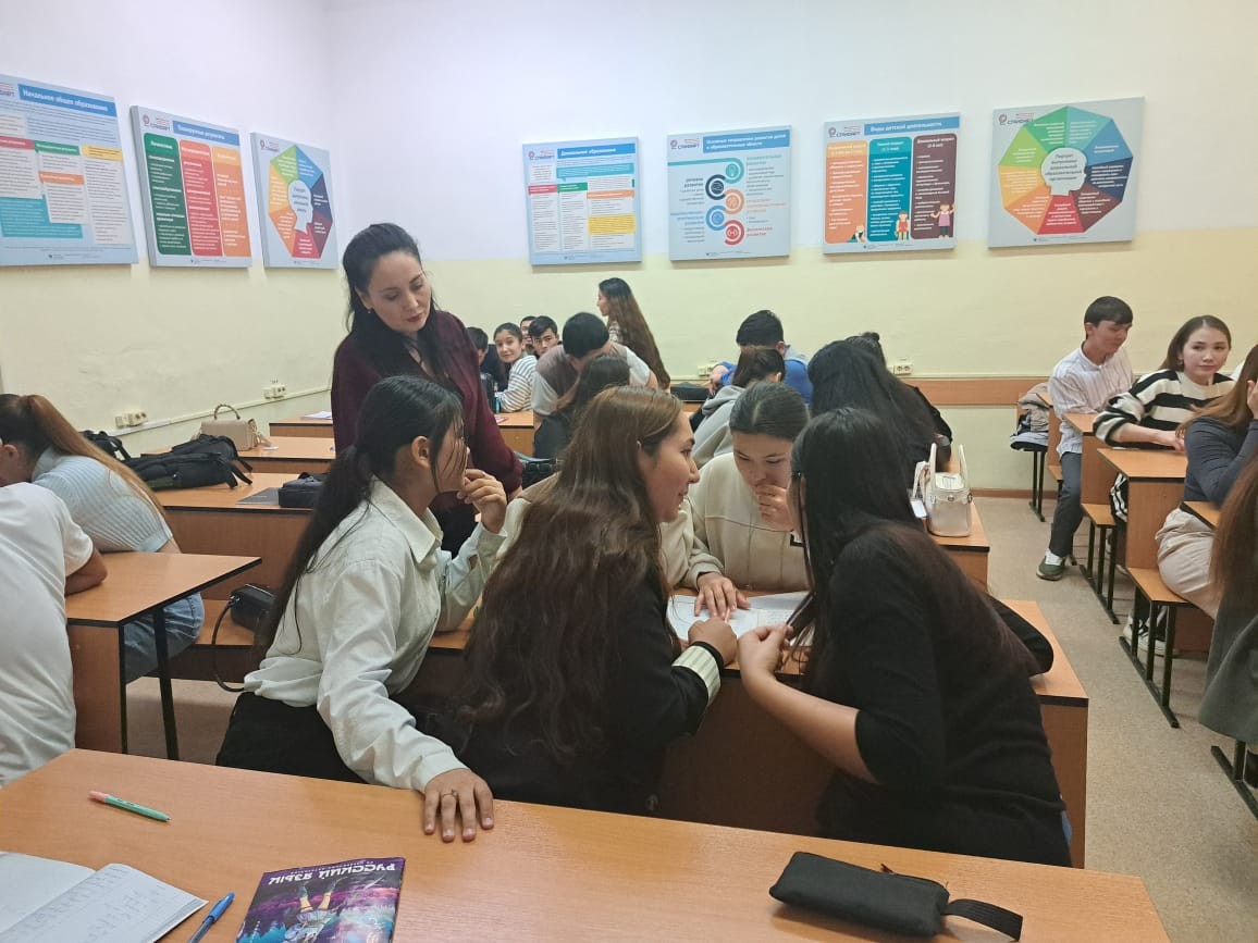 Студенты Елабужского института КФУ сыграли в англоязычный квиз по истории вуза Студенты Елабужского института КФУ сыграли в англоязычный квиз по истории вуза