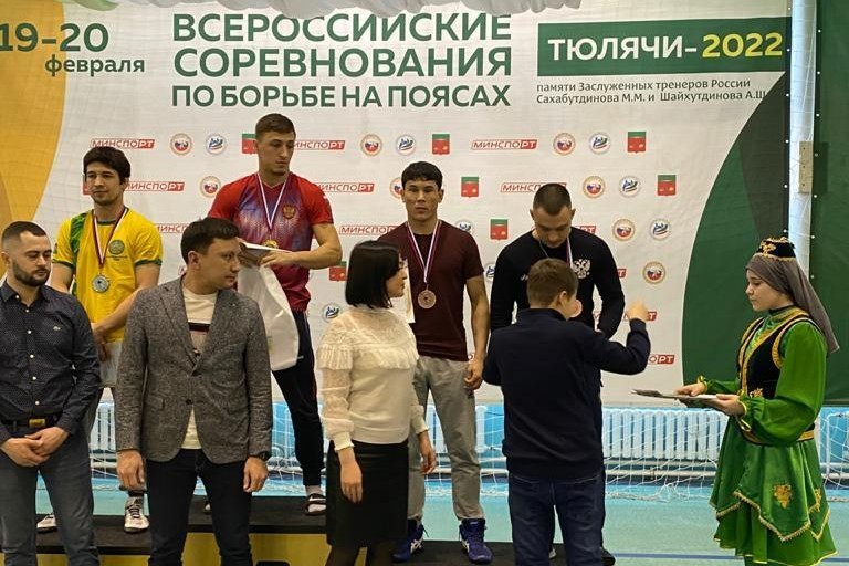 Студент Елабужского института КФУ стал призером Всероссийских соревнований по татарской борьбе на поясах Корэш Студент Елабужского института КФУ стал призером Всероссийских соревнований по татарской борьбе на поясах Корэш