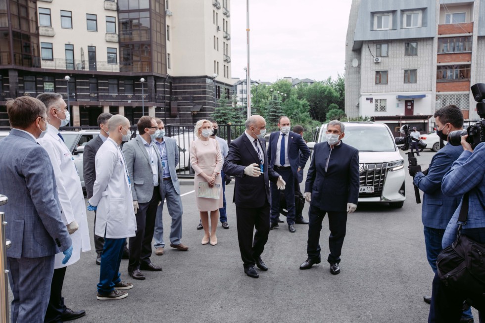 Center for Precision and Regenerative Medicine toured by President of Tatarstan Rustam Minnikhanov