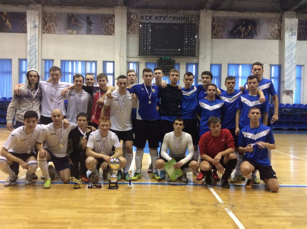 Кубок Казанского университета по мини-футболу остается в стенах Института физики Кубок Казанского университета по мини-футболу остается в стенах Института физики