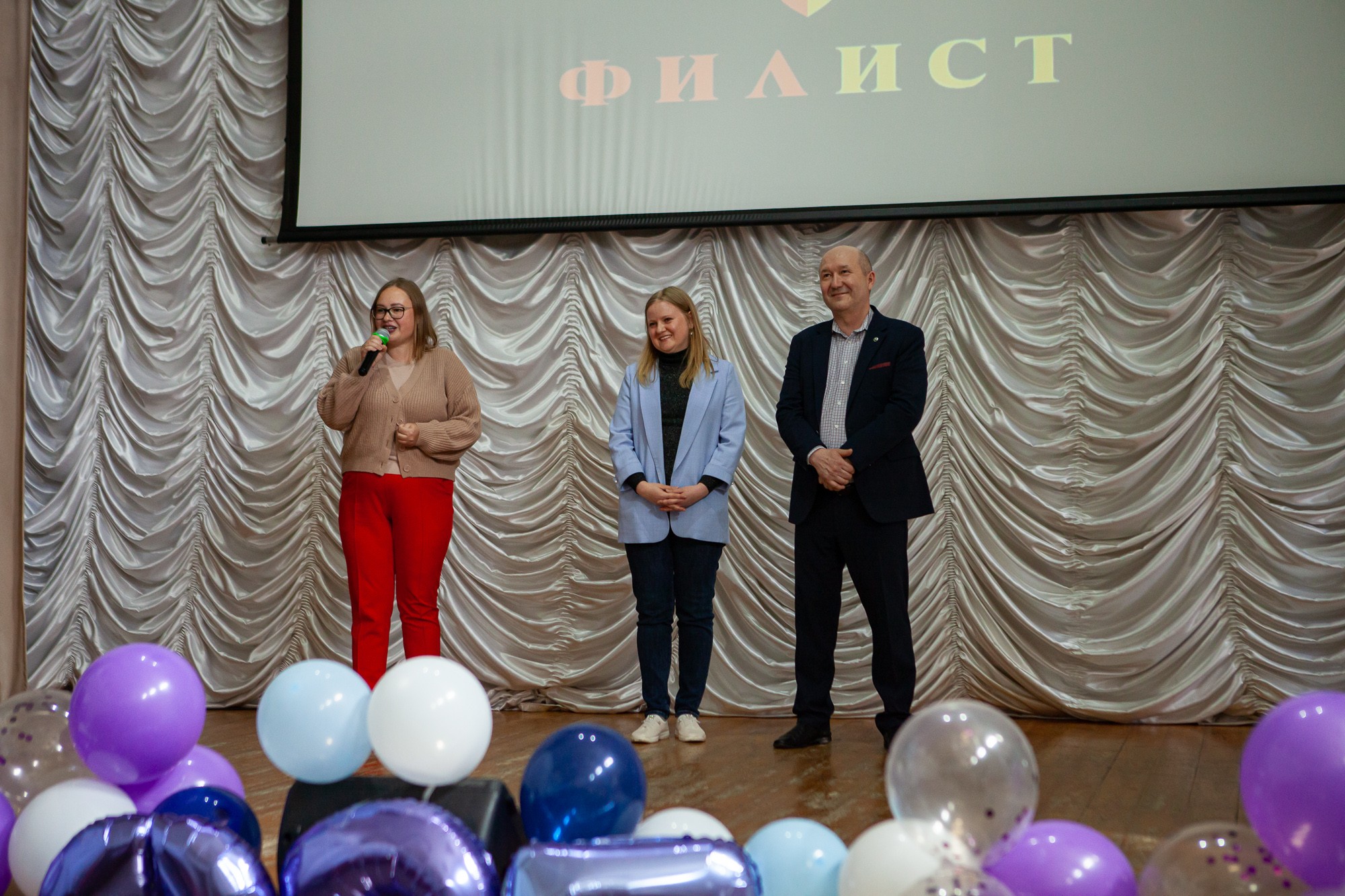 Последний звонок прозвенел на двух отделениях Елабужского института КФУ Последний звонок прозвенел на двух отделениях Елабужского института КФУ