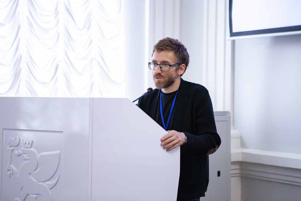 Сегодня в рамках XI Международных Цветаевских чтений во всех учебных заведениях города прошел Единый урок 'Читаем Цветаеву'. Сегодня в рамках XI Международных Цветаевских чтений во всех учебных заведениях города прошел Единый урок 'Читаем Цветаеву'.