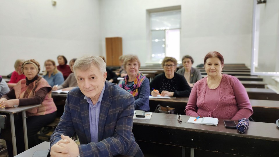 Студенты элегантного возраста продолжают получать знания по основам финансовой грамотности Студенты элегантного возраста продолжают получать знания по основам финансовой грамотности