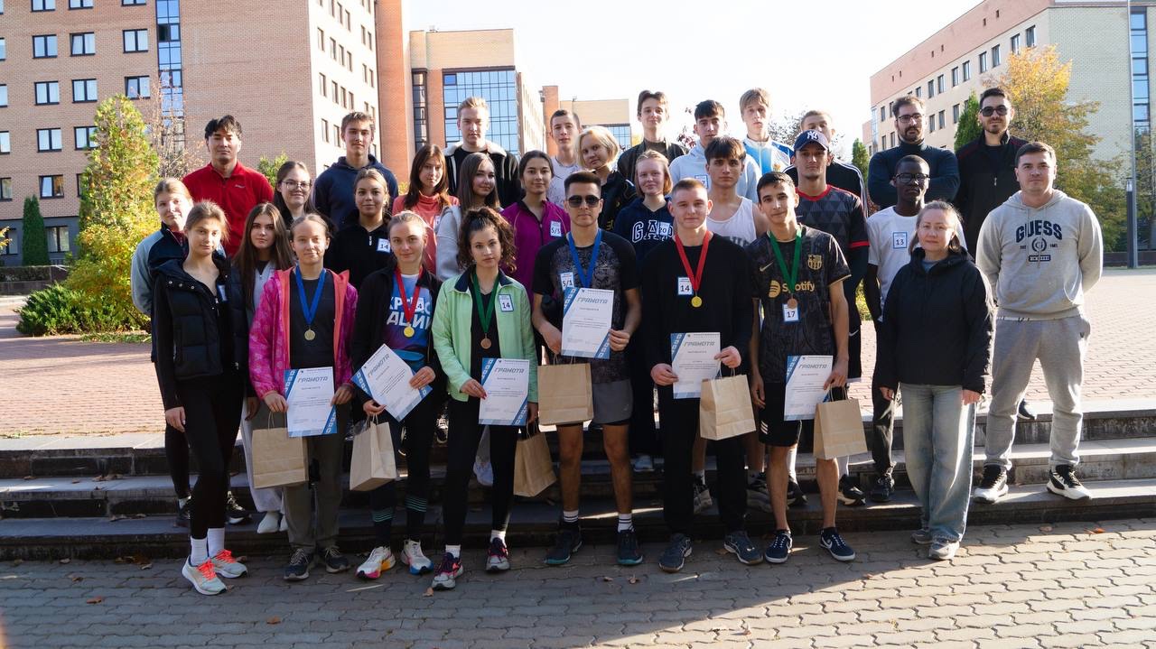 Осенний кросс в Деревне Универсиады: спортивное состязание и демонстрация единства Осенний кросс в Деревне Универсиады: спортивное состязание и демонстрация единства