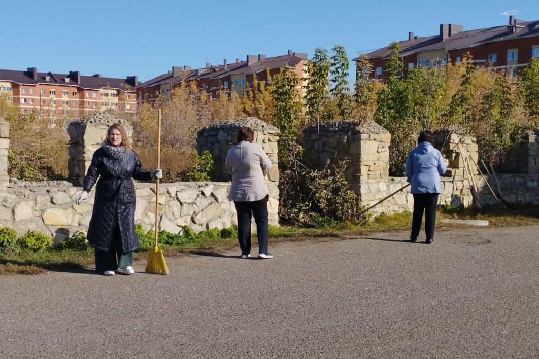 'Чистая среда': преподаватели и студенты Елабужского института КФУ вышли на экологическую акцию 'Чистая среда': преподаватели и студенты Елабужского института КФУ вышли на экологическую акцию
