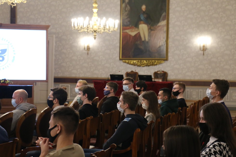 ���� ������ ������������ � ����