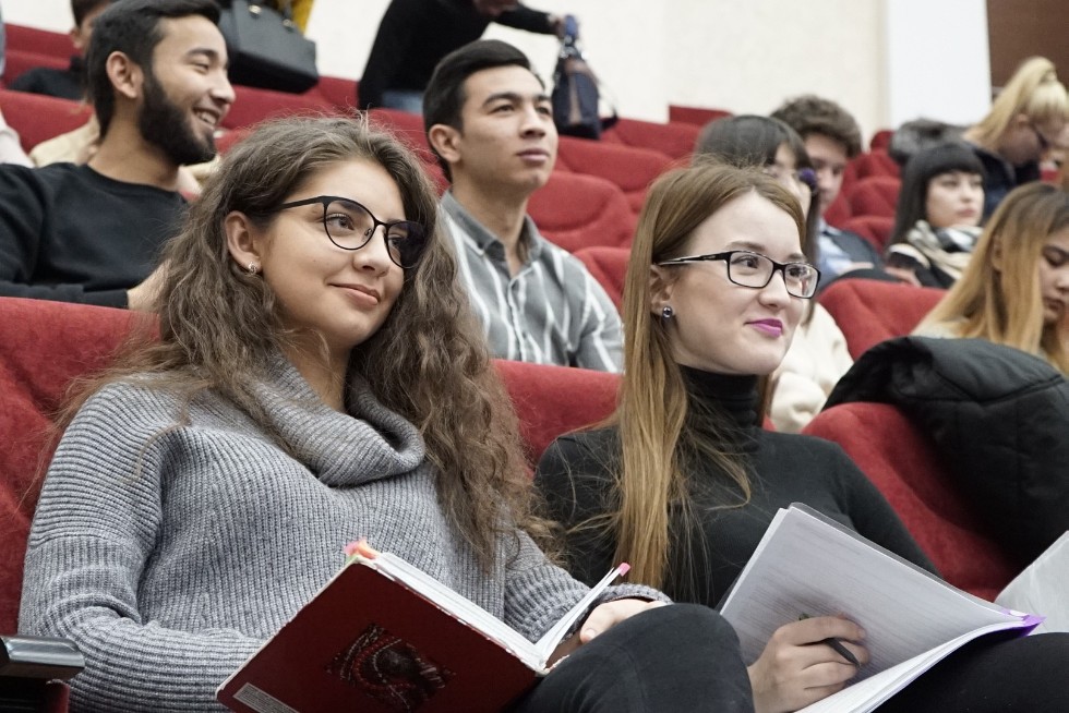 Влиятельный российский аналитик на лекции в КФУ дала прогноз роста цен на 2019 год Влиятельный российский аналитик на лекции в КФУ дала прогноз роста цен на 2019 год