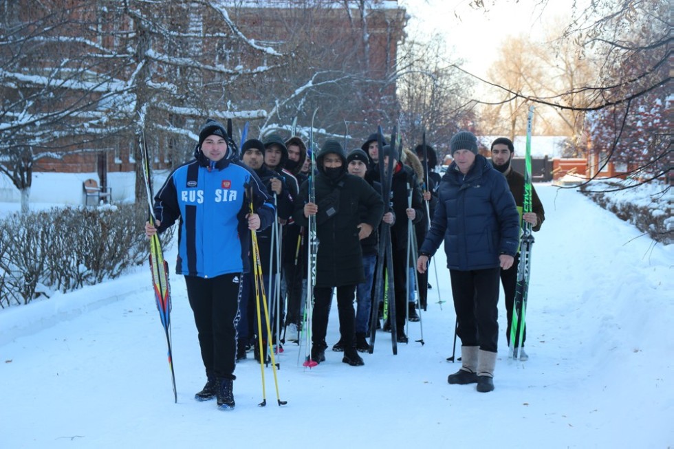 В Елабужском институте состоялось Первенство по лыжным гонкам среди студентов на призы Деда Мороза
