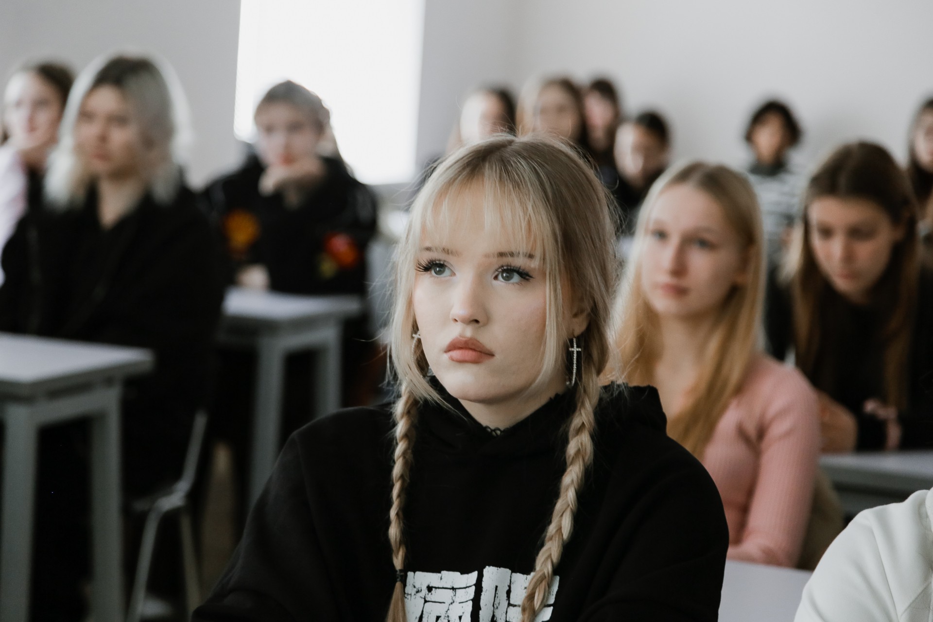 ������-�����