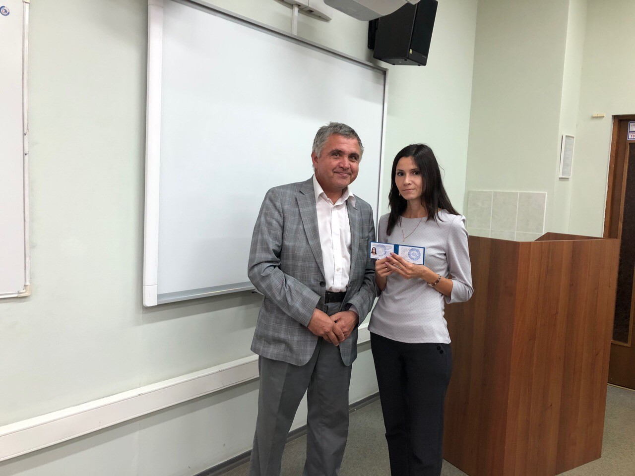 ВРУЧЕНИЕ СТУДЕНЧЕСКИХ БИЛЕТОВ МАГИСТРАНТАМ! ВРУЧЕНИЕ СТУДЕНЧЕСКИХ БИЛЕТОВ МАГИСТРАНТАМ!