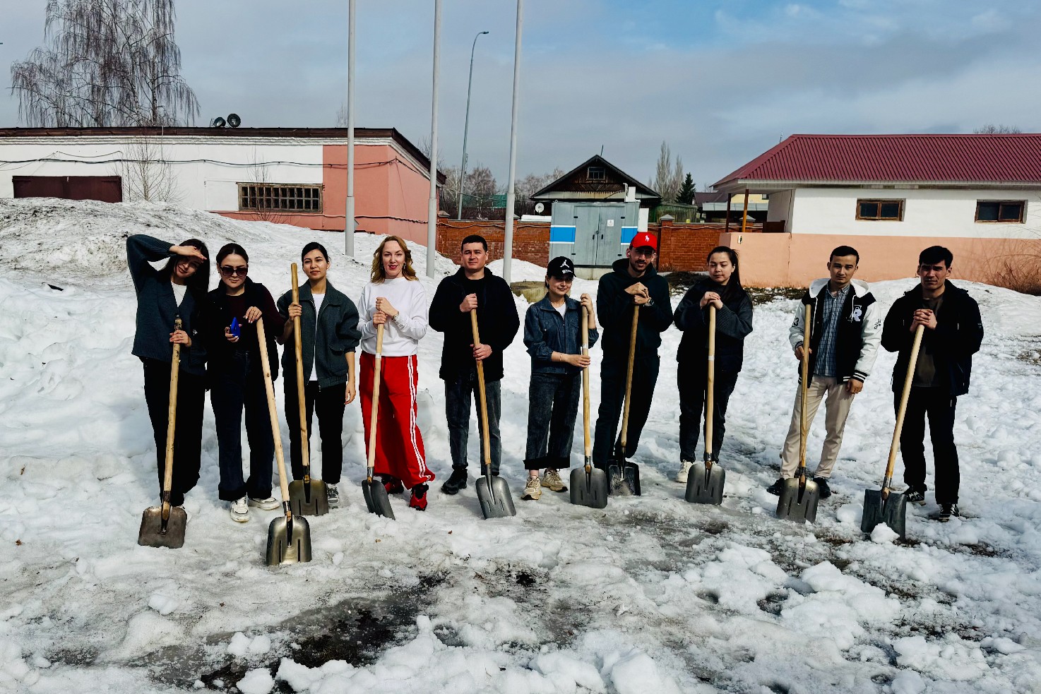 'Трудовой десант' Высшей школы педагогики и филологии 'Трудовой десант' Высшей школы педагогики и филологии