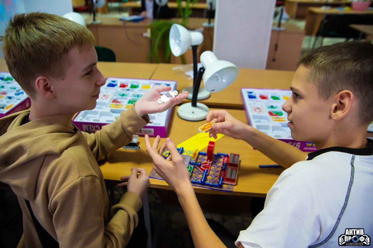 'Школа будущего автомобильного инженера FUTURAUTO' 'Школа будущего автомобильного инженера FUTURAUTO'