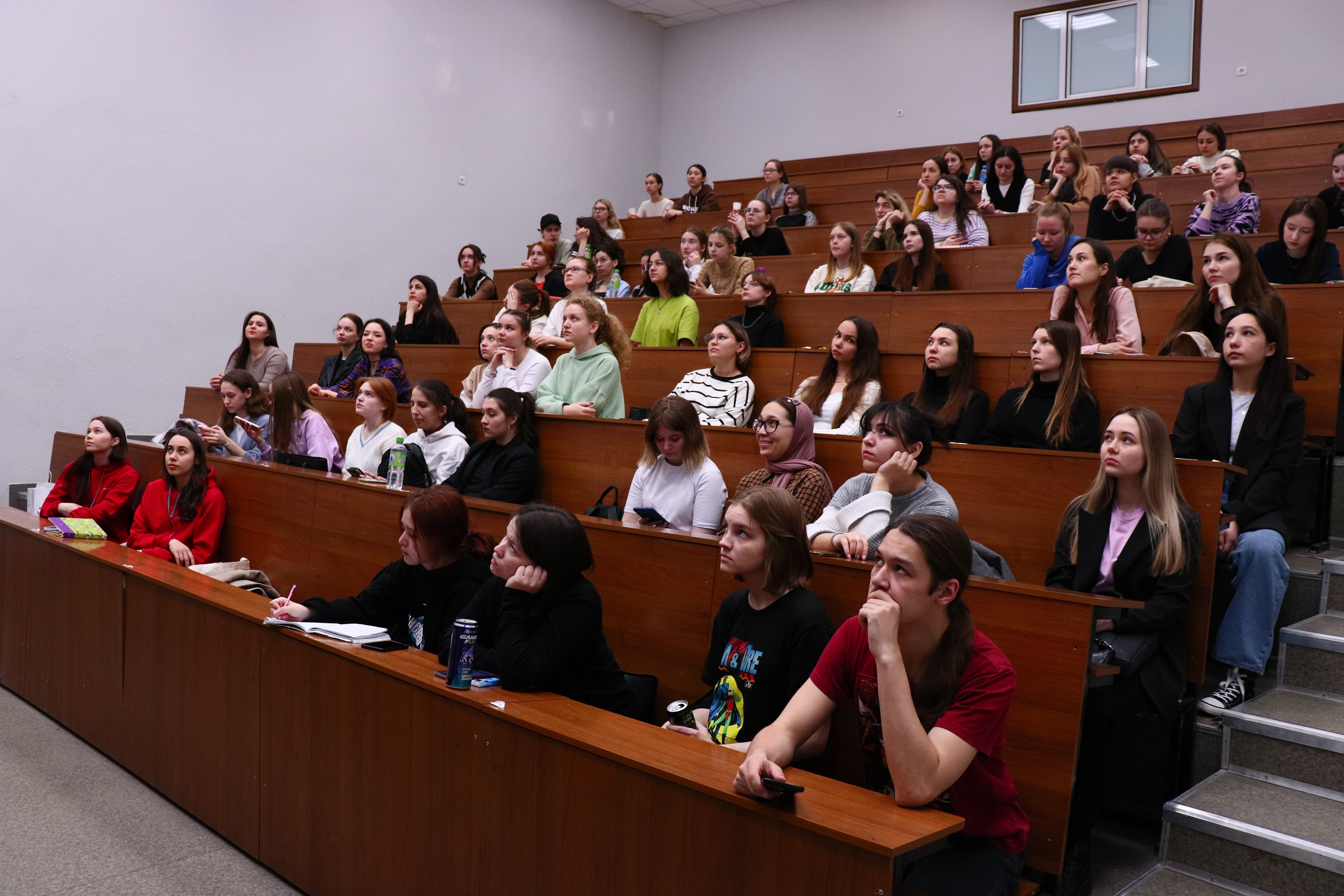 В Институте филологии и межкультурной коммуникации состоялась презентация волонтерской программы KazanForum?2023