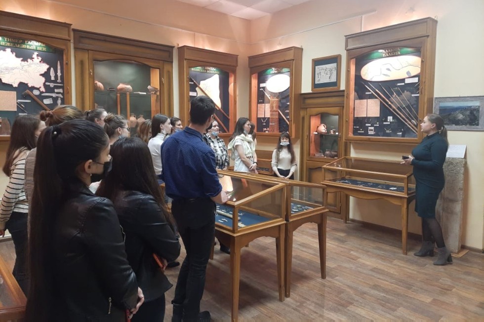 Образовательная экскурсия 'Елабужское городище: изучение и сохранение наследия древних болгар' и увлекательный квест 'Средневековая история Алабуги' Образовательная экскурсия 'Елабужское городище: изучение и сохранение наследия древних болгар' и увлекательный квест 'Средневековая история Алабуги'