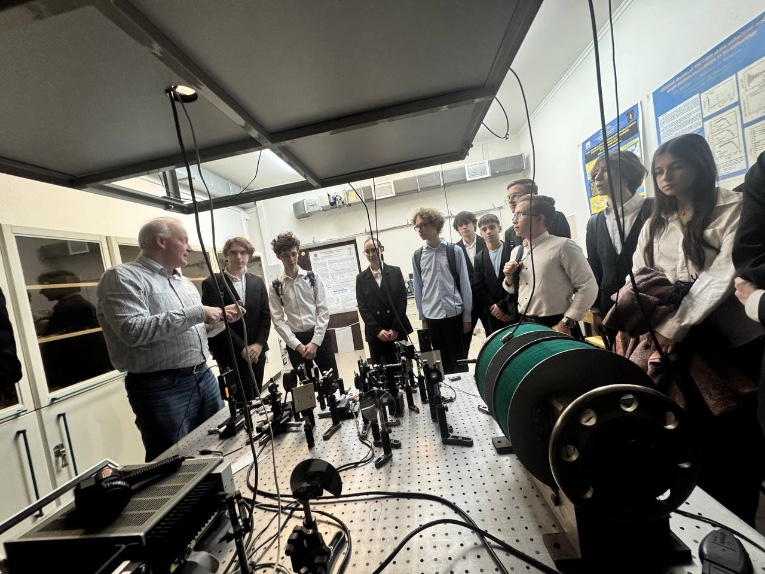 В Институте физики КФУ прошёл День открытых дверей В Институте физики КФУ прошёл День открытых дверей