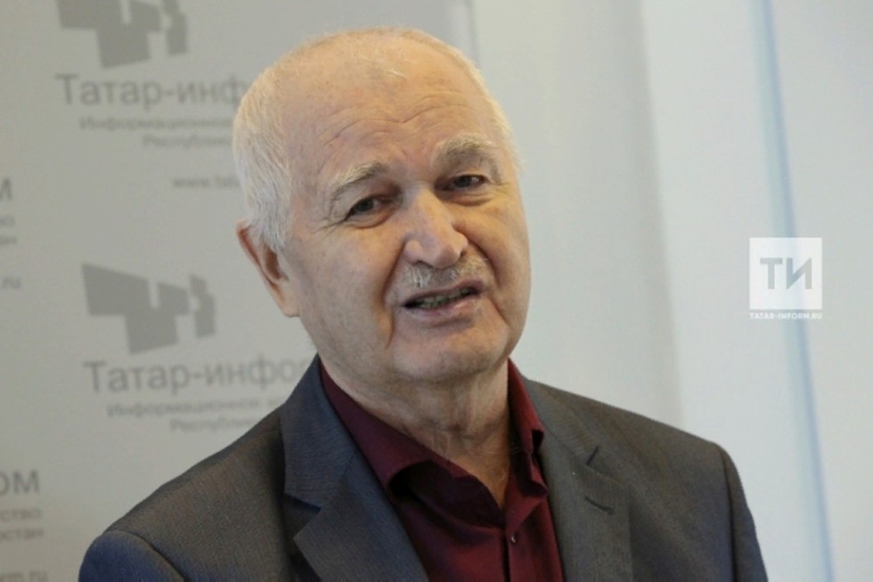 С ю�?и�?�?�?м Т�?�?г�?�?�? �?�?�?иу�?�?ин�? по�?�?р�?в�?я�?�? ко�?�?�?ги и в�?пускники �?�?�?�?у�?ского инс�?и�?у�?�? К�?У