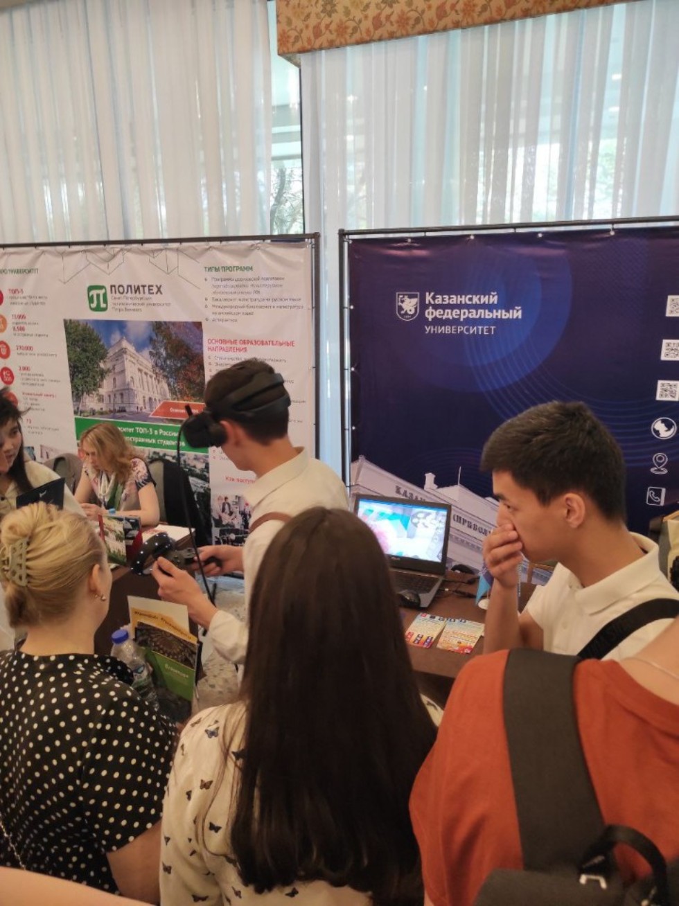 Заместитель директора по развитию ИТИС Ирина Максимова посетила выставку 'Образование и профессия' в Ташкенте Заместитель директора по развитию ИТИС Ирина Максимова посетила выставку 'Образование и профессия' в Ташкенте