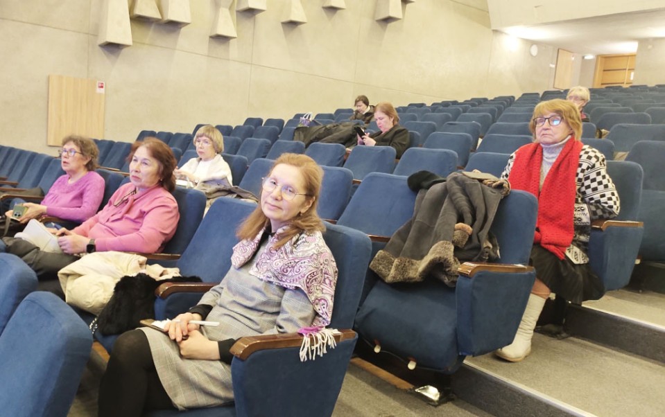 Для слушателей УТВ состоялась лекция, посвященная банковским услугам и цифровому рублю Для слушателей УТВ состоялась лекция, посвященная банковским услугам и цифровому рублю