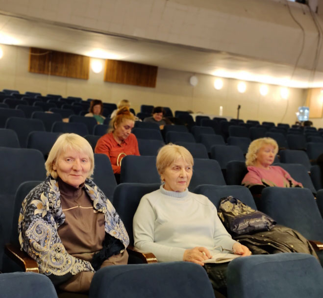 Студенты серебряного возраста продолжают знакомство с историей Казани Студенты серебряного возраста продолжают знакомство с историей Казани