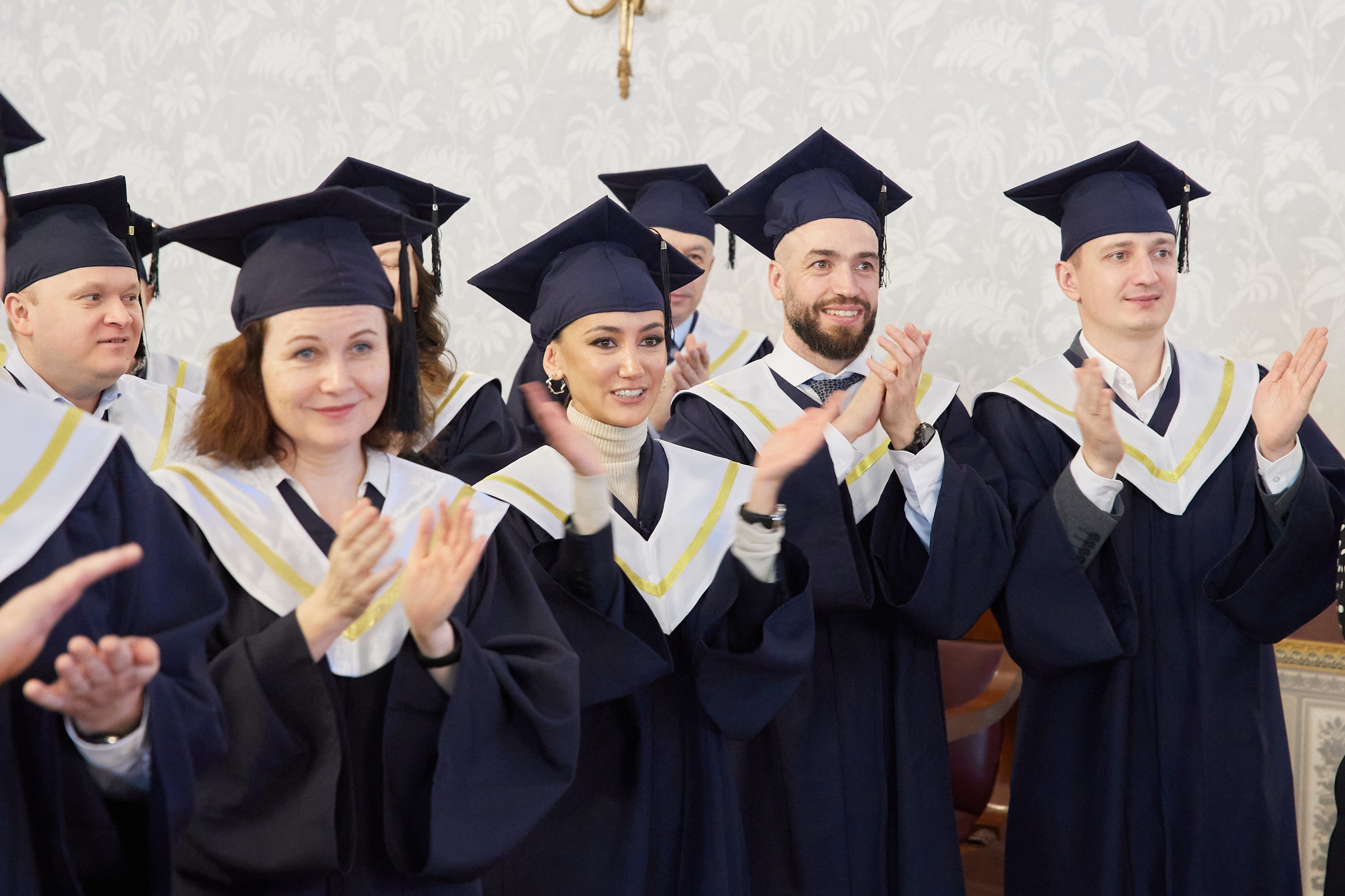 ТОРЖЕСТВЕННАЯ ЦЕРЕМОНИЯ ВРУЧЕНИЯ ДИПЛОМОВ MBA ТОРЖЕСТВЕННАЯ ЦЕРЕМОНИЯ ВРУЧЕНИЯ ДИПЛОМОВ MBA