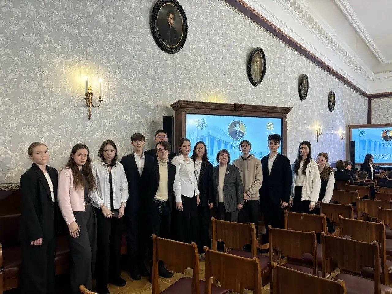 В Казани прошли памятные мероприятия, приуроченные к 170-летию памяти великого математика Н.И.Лобачевского В Казани прошли памятные мероприятия, приуроченные к 170-летию памяти великого математика Н.И.Лобачевского